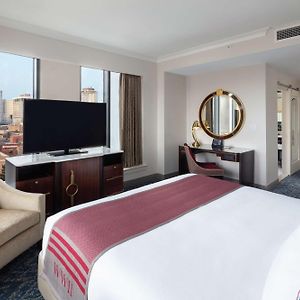 Deluxe King Corner Room